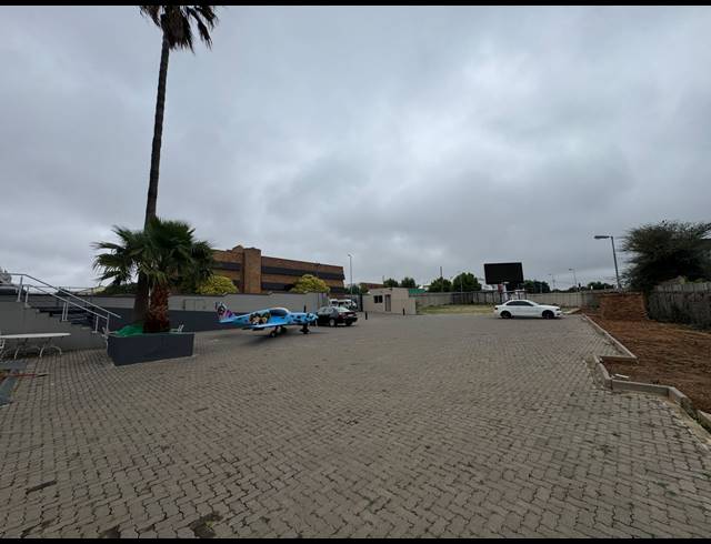 1,349M² WAREHOUSE TO LET IN WYNBERG
